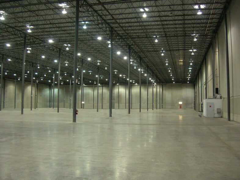 1957 Route DD, Moberly, MO for lease - Interior Photo - Image 2 of 8