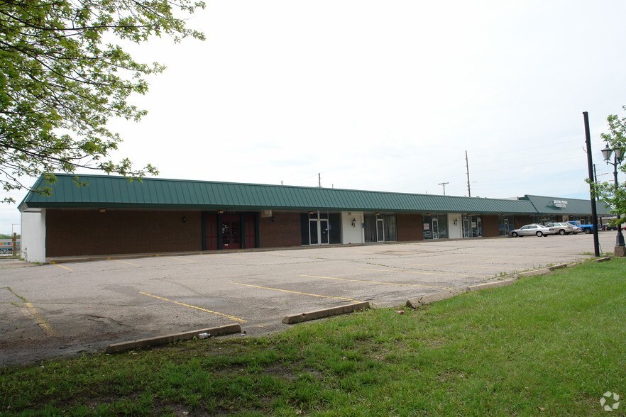 438 S Rock Rd, Wichita, KS for lease - Building Photo - Image 2 of 3