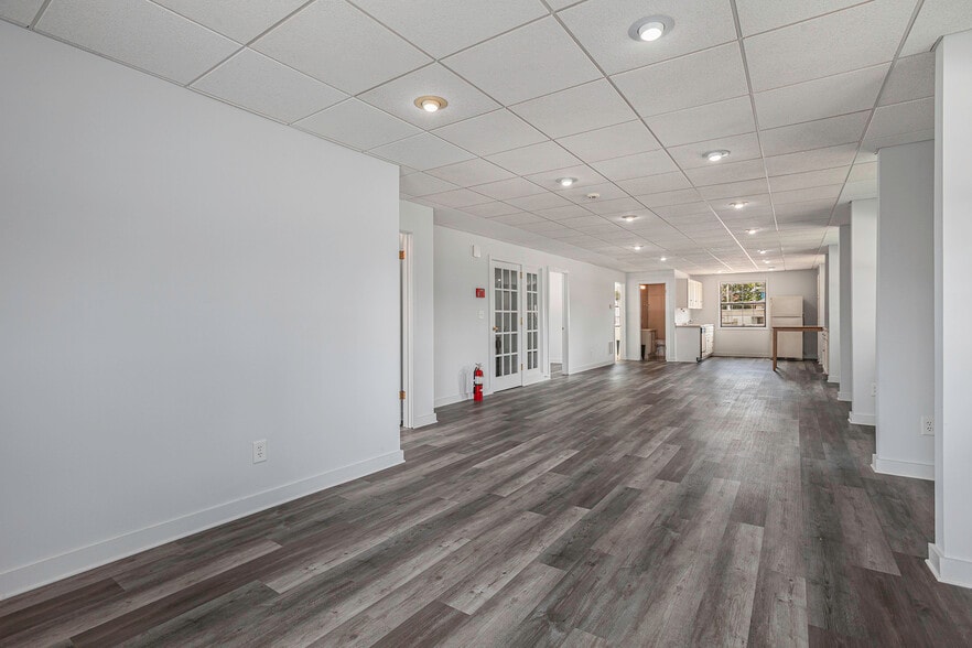 2858 Franklin St, Avondale Estates, GA for lease - Interior Photo - Image 2 of 15