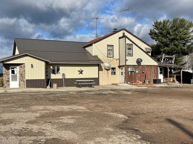 N11720 Highway 45, Clintonville, WI for sale - Building Photo - Image 1 of 1