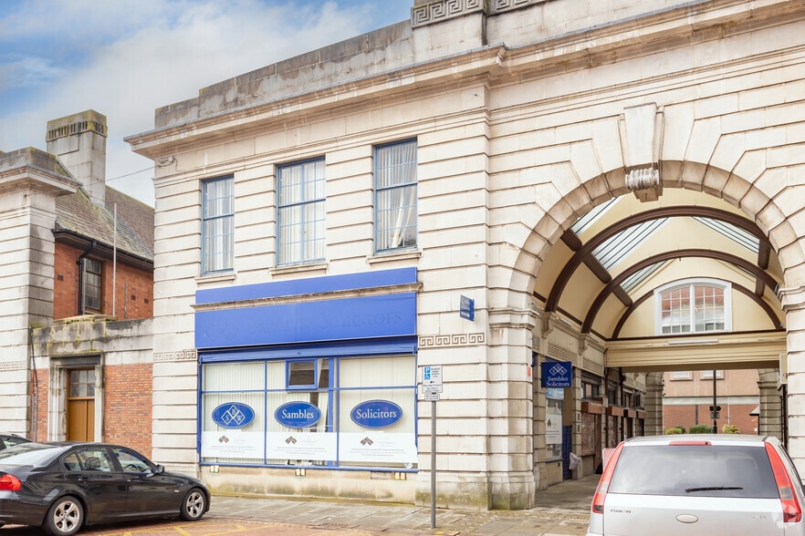 5-9 Abbey Arcade, Burton On Trent for sale - Primary Photo - Image 1 of 1