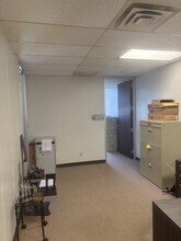 8826 Santa Fe Dr, Overland Park, KS for lease Building Photo- Image 2 of 4