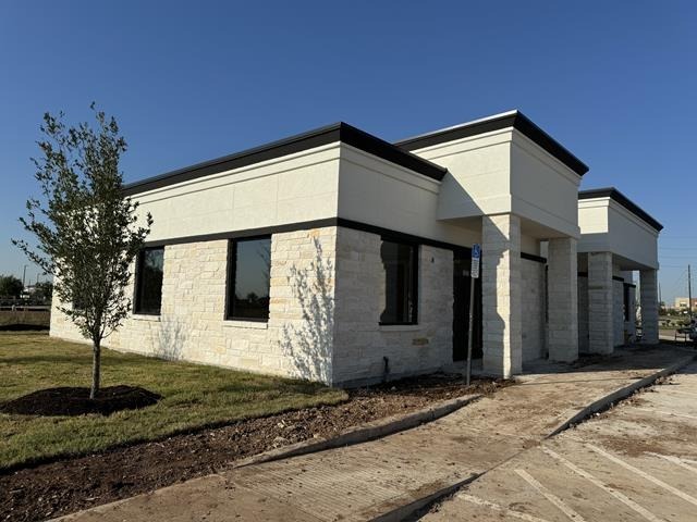 5501 Cabrera Dr, Sugar Land, TX for lease - Building Photo - Image 1 of 10