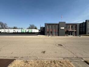 320 N Fourth St, Tipp City, OH for lease Interior Photo- Image 1 of 3