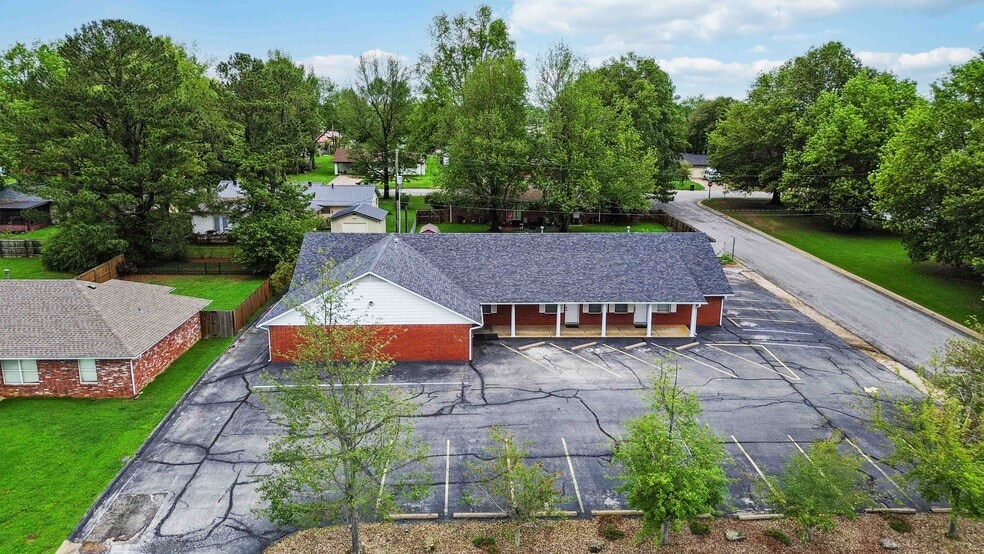 1400 Dividend Dr, Springdale, AR for lease - Building Photo - Image 2 of 21