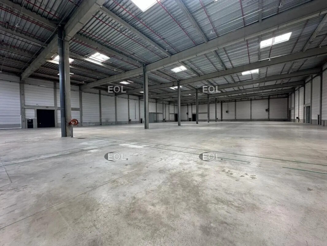 Industrial in Marly-la-Ville for lease Interior Photo- Image 1 of 2