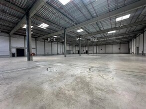 Industrial in Marly-la-Ville for lease Interior Photo- Image 1 of 2