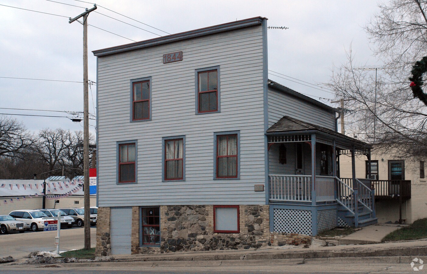 10328 Main St, Richmond, IL 60071