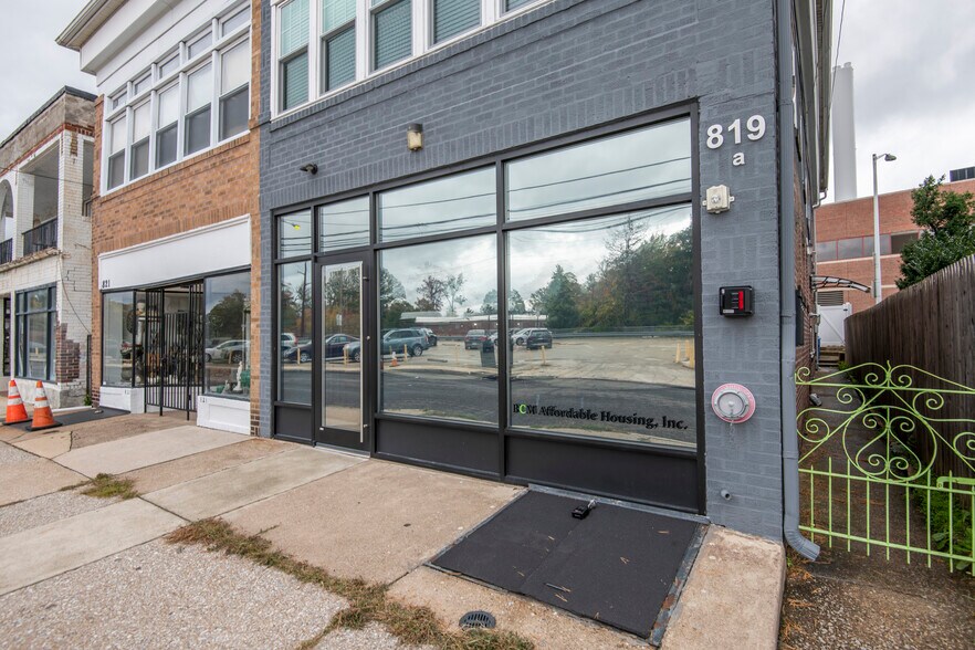 819 Glenbrook Ave, Bryn Mawr, PA for sale - Building Photo - Image 1 of 1