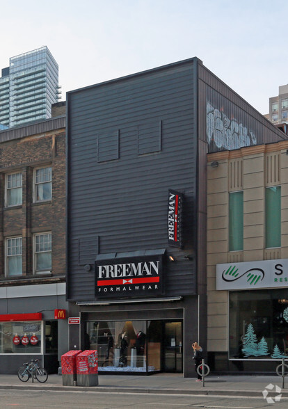 556 Yonge St, Toronto, ON for lease - Building Photo - Image 1 of 4