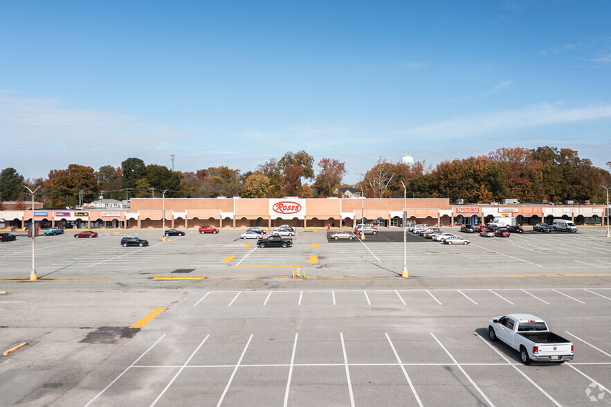 100-404 Cavalier Sq, Hopewell, VA for lease - Building Photo - Image 3 of 17