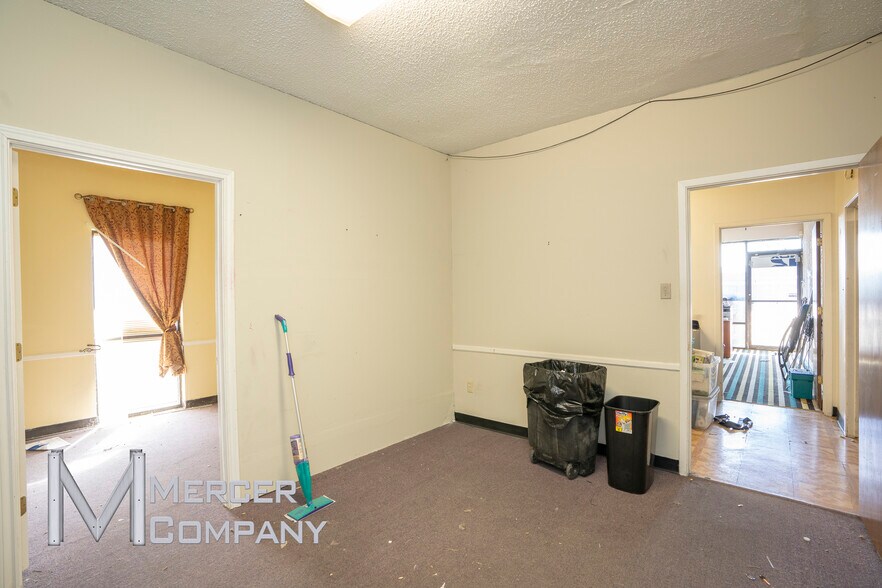 920 Gemini Ave, Duncanville, TX for lease - Interior Photo - Image 2 of 5