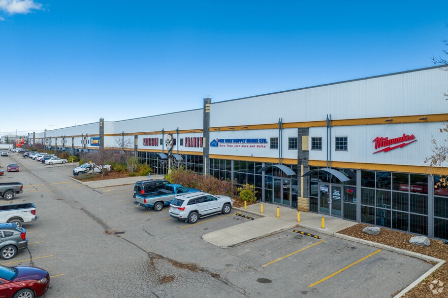 5329 72nd Ave SE, Calgary, AB for lease - Building Photo - Image 2 of 9