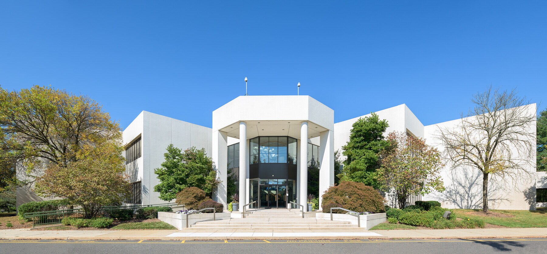 370 Scotch Rd, Ewing, NJ 08628