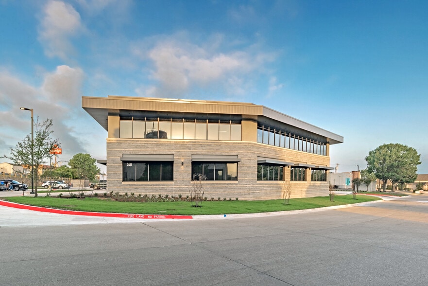 550 Vigor Way, Rockwall, TX for lease - Building Photo - Image 3 of 11