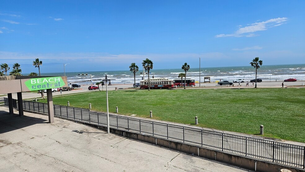 2102 Seawall Blvd, Galveston, TX for sale - Building Photo - Image 2 of 13
