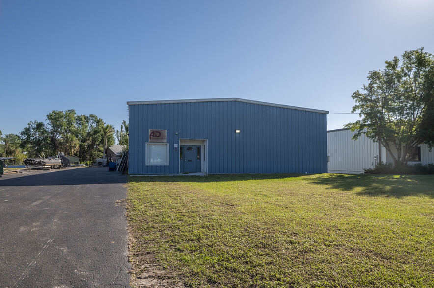 610 Charlotte St, Punta Gorda, FL for sale - Building Photo - Image 1 of 10