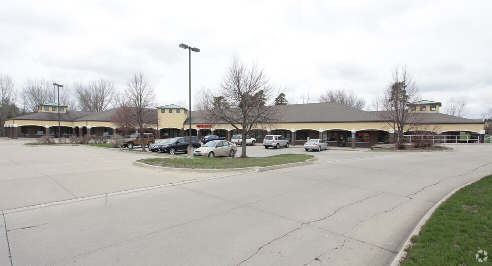 22002222 Woodlands Pky, Clive, IA 50325 Woodlands Corner