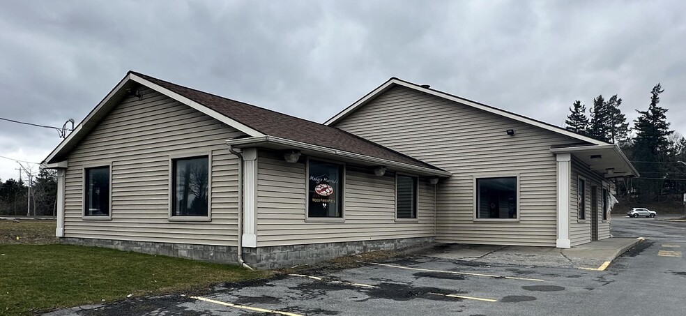 8636 Seneca Tpke, New Hartford, NY for lease - Building Photo - Image 2 of 3