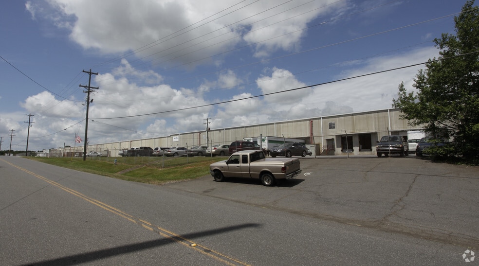 2751 Commerce Dr, Rock Hill, SC for lease - Building Photo - Image 3 of 11
