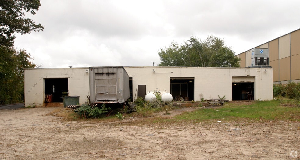 184 Commercial St, Watertown, CT for sale - Building Photo - Image 2 of 4