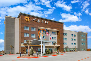 La Quinta Inns & Suites - Motel