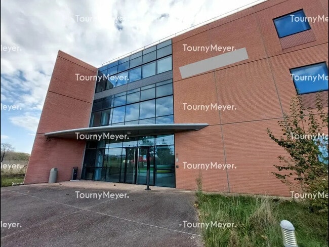 Location Bureaux 1 500 m²