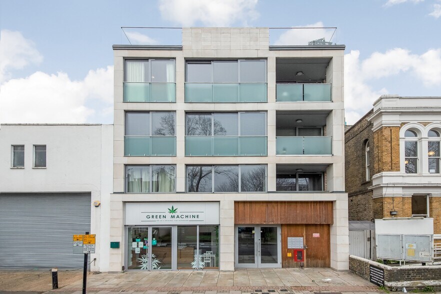 139 Greenwich High Rd, London, LND SE10 8JA