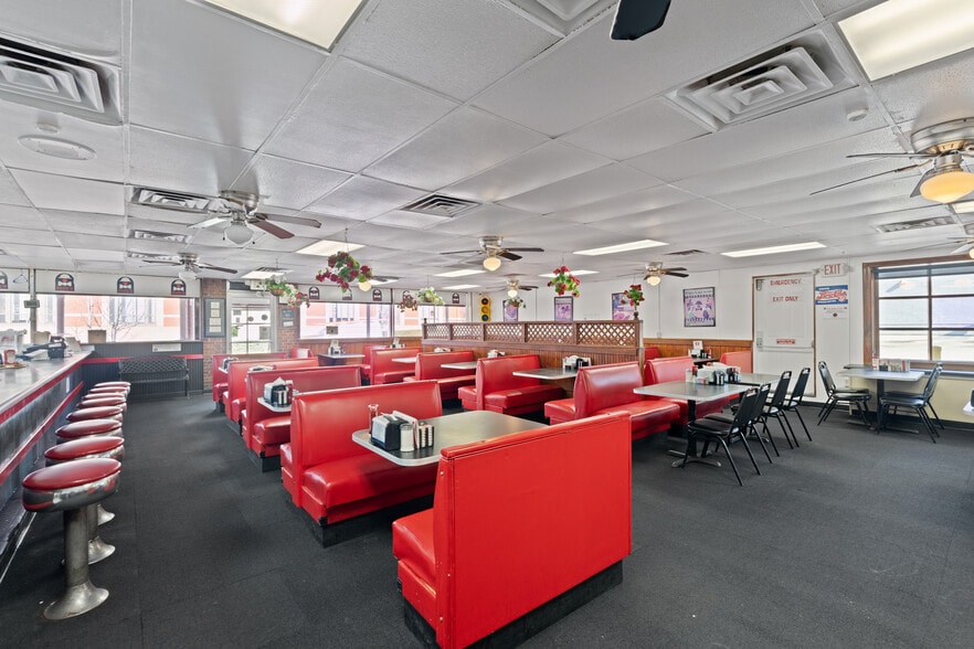 191 E St John St, Spartanburg, SC for lease - Interior Photo - Image 2 of 11