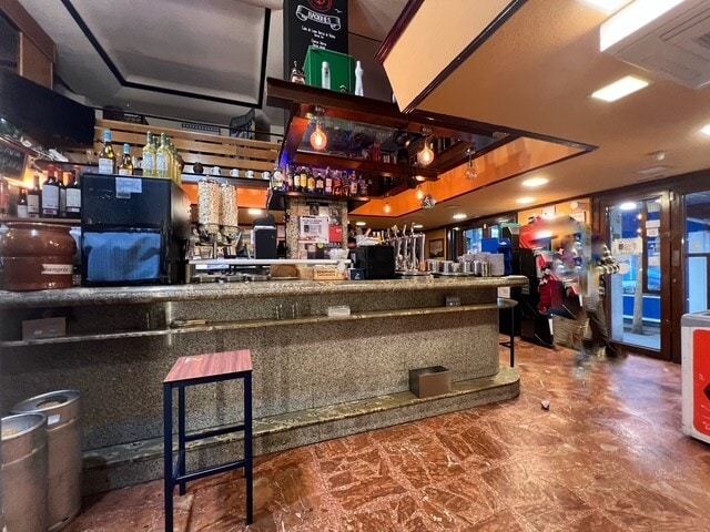 Retail in Madrid, Madrid for lease Interior Photo- Image 1 of 8