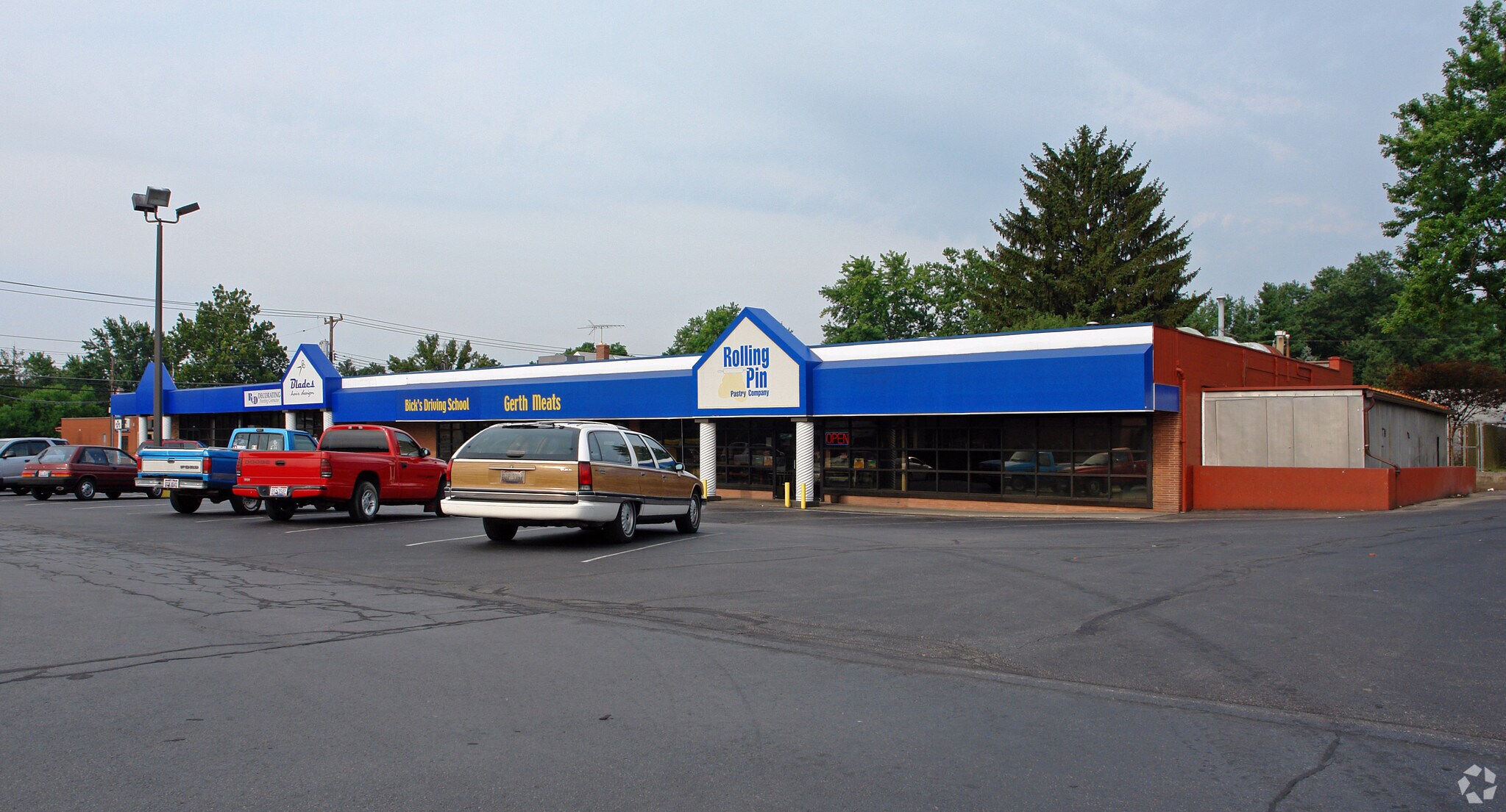 3218-3230 W Galbraith Rd, Cincinnati, OH for sale Primary Photo- Image 1 of 1