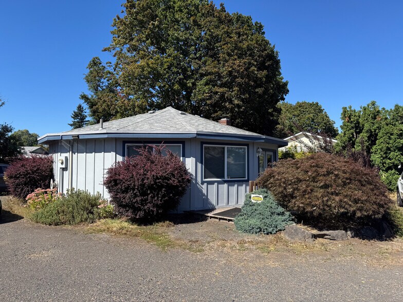 1675 NE Hogan Dr, Gresham, OR for sale - Building Photo - Image 1 of 8
