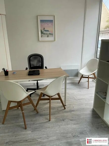 Retail in Lorient for lease - Interior Photo - Image 2 of 6