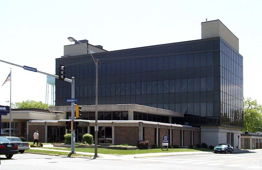 1000 S Broadway, Highland, IL for sale - Primary Photo - Image 1 of 1