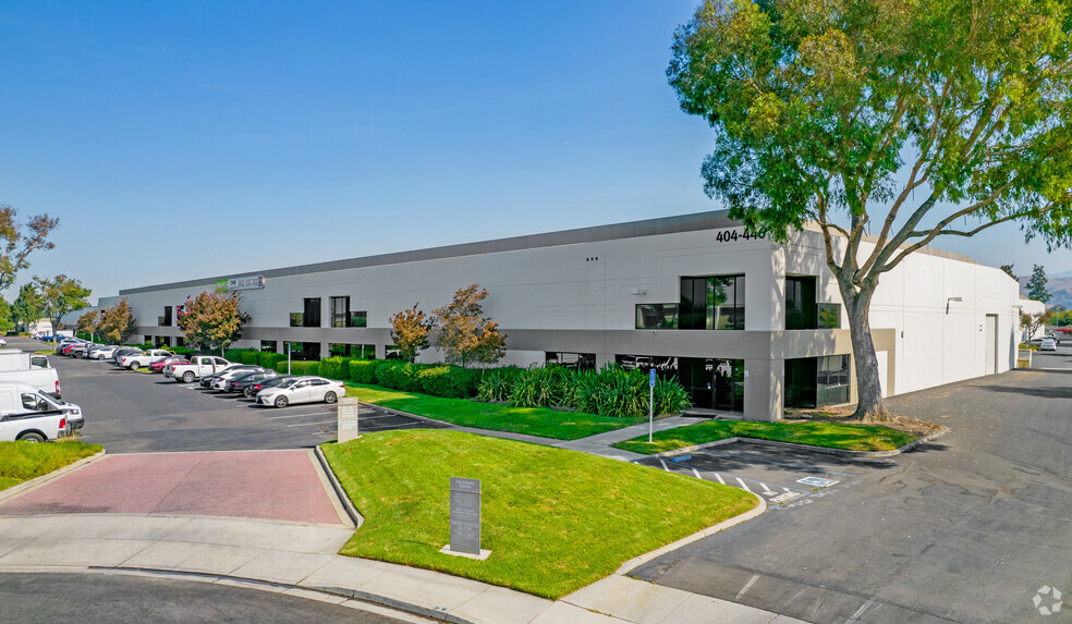 304-344 S Abbott Ave, Milpitas, CA for lease - Building Photo - Image 1 of 8