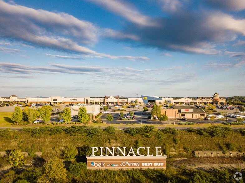 5006-5084 Pinnacle Sq, Birmingham, AL for lease - Building Photo - Image 1 of 3