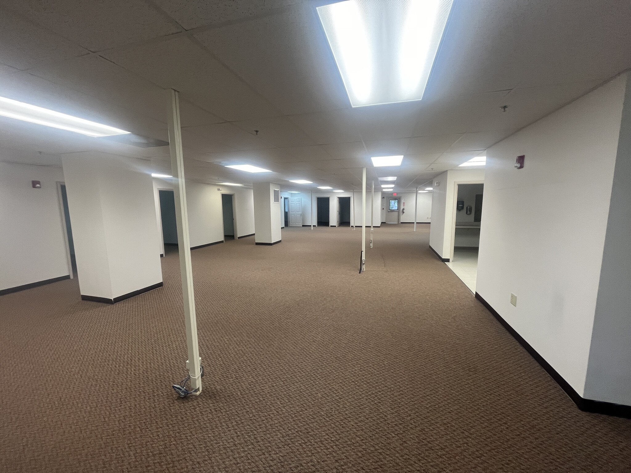 130 E Burr Blvd, Kearneysville, WV for lease Interior Photo- Image 1 of 21