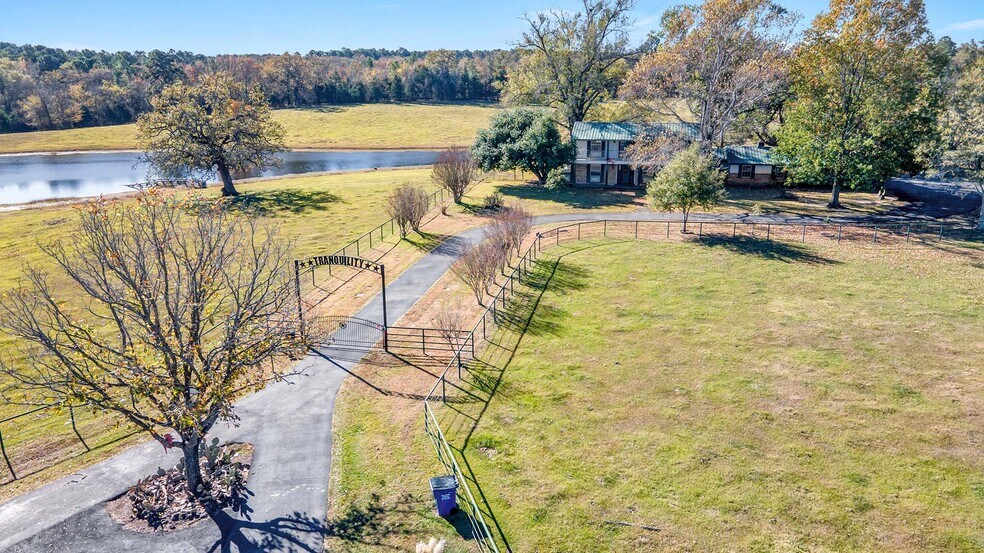 1510 VZ County Road 4706, Edom, TX 75754