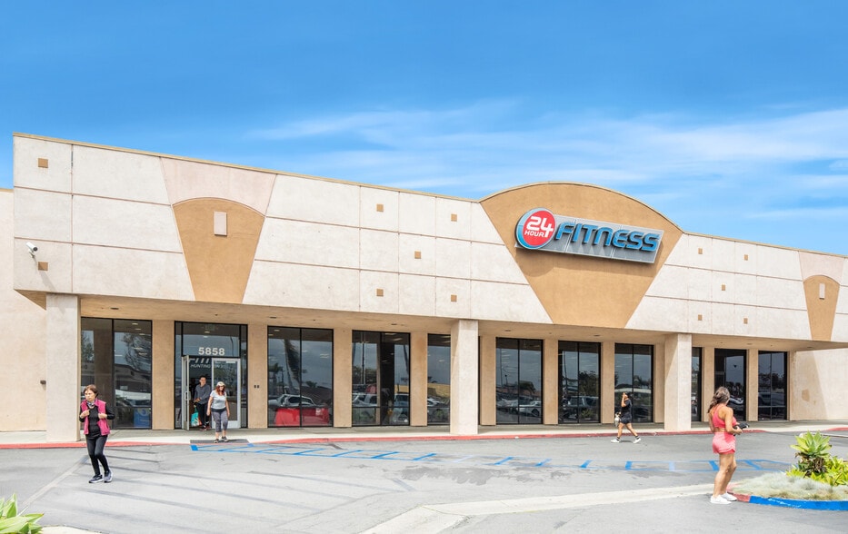 5858 Warner Ave, Huntington Beach, CA for sale - Building Photo - Image 2 of 7