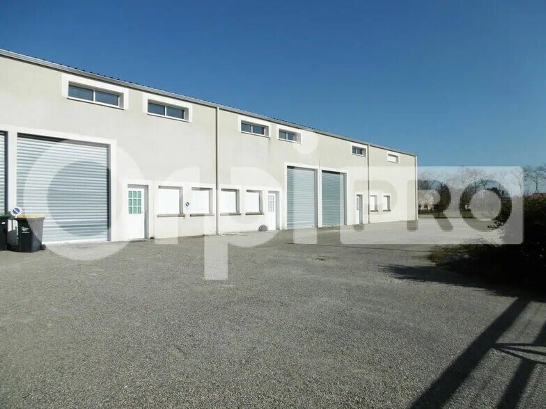 Office in Montech for lease - Building Photo - Image 1 of 8