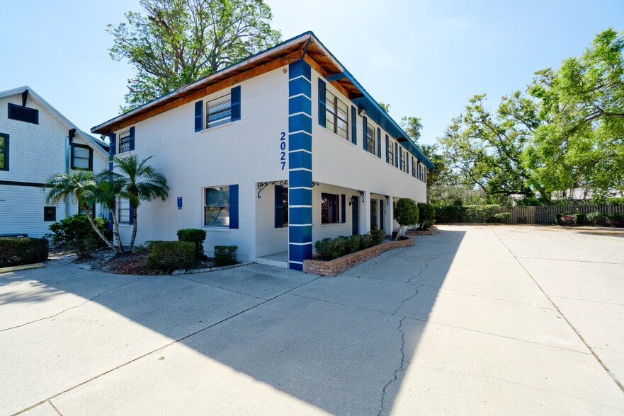 Versatile Office Property with New Roof! portfolio of 2 properties for sale on LoopNet.com - Building Photo - Image 3 of 13