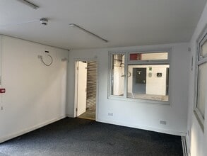 Harlestone Rd, Northampton for lease Interior Photo- Image 2 of 4