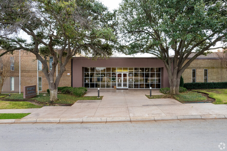 4717 Fletcher Ave, Fort Worth, TX for lease - Building Photo - Image 1 of 5