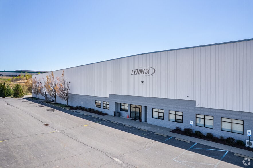 125 Capital Rd, Pittston, PA for lease - Building Photo - Image 2 of 7