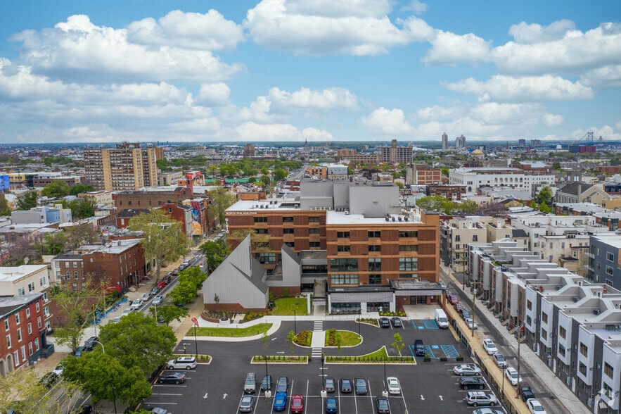 1600-1650 W Girard Ave, Philadelphia, PA for lease - Aerial - Image 3 of 9