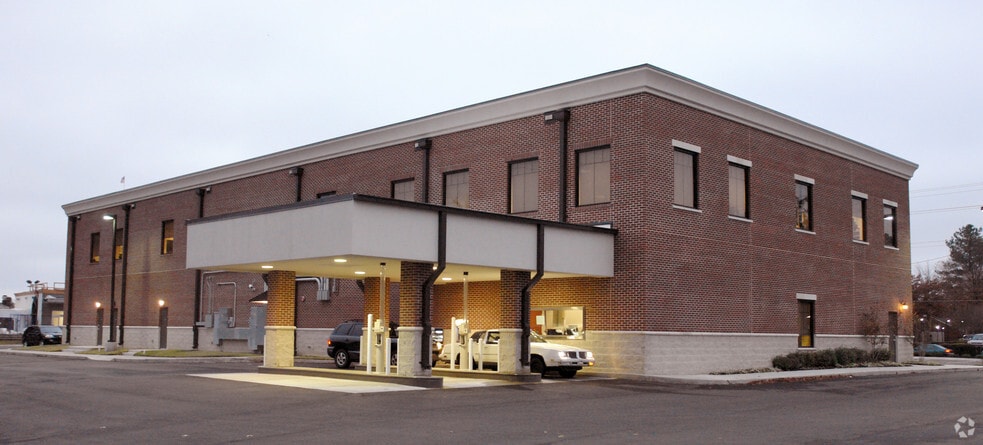 5299 Poplar Ave, Memphis, TN for lease - Building Photo - Image 3 of 9