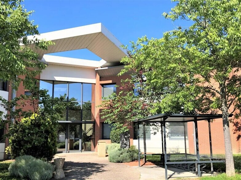 Office in Toulouse for lease - Building Photo - Image 2 of 14