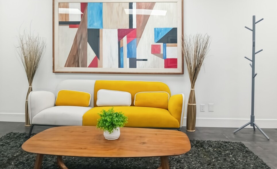 26250 Euclid Ave, Cleveland, OH for lease - Interior Photo - Image 3 of 10