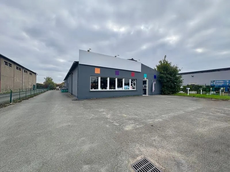 Rue Lavoisier, Ingré for lease Building Photo- Image 1 of 14