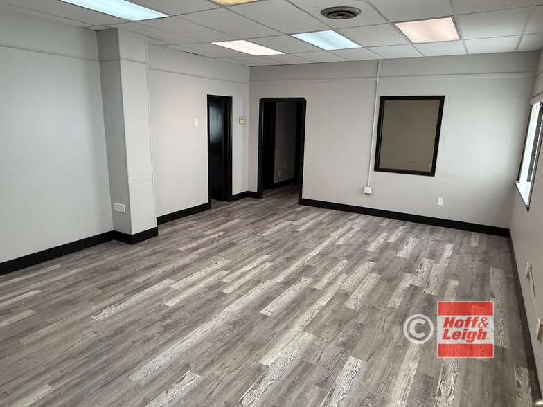 2801 Hamilton Ave, Cleveland, OH for lease - Building Photo - Image 3 of 8